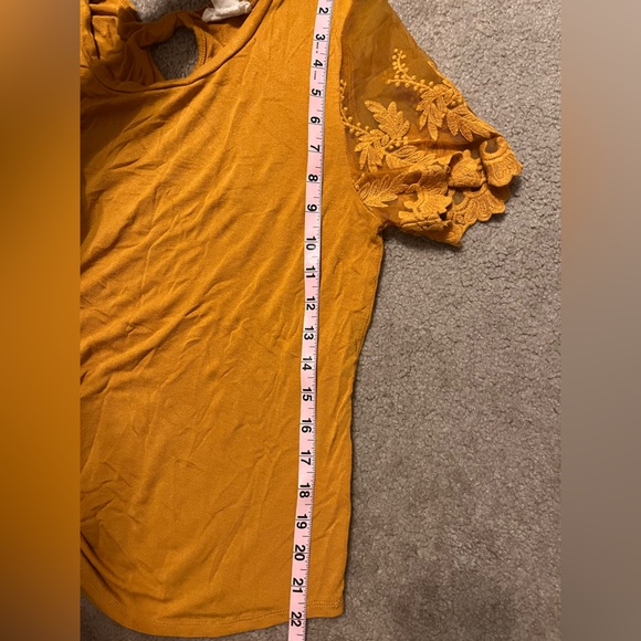 Clyde and Baxter golden yellow blouse - Picture 9 of 9